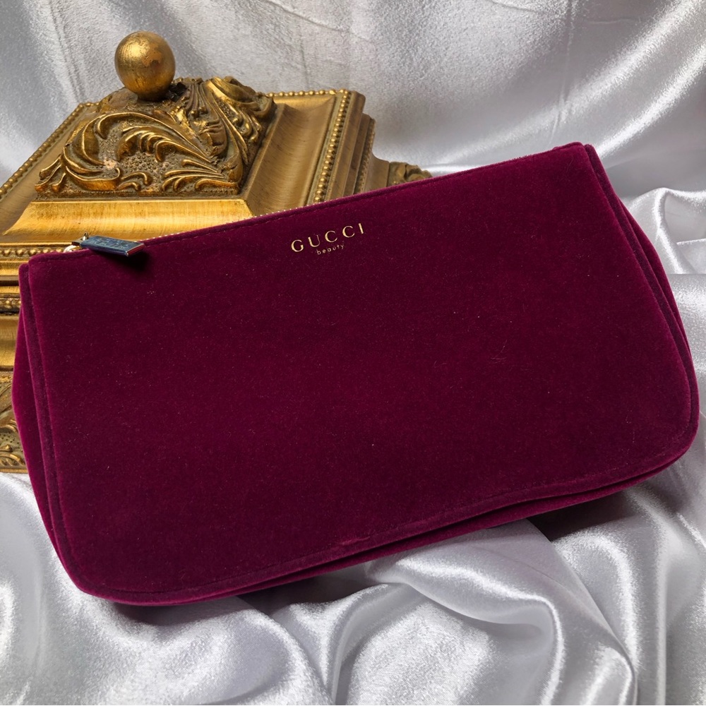 Gucci beauty Burgundy Velvet Beauty Cosmetic Bag with Zipper